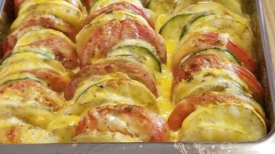 Cheesy Zucchini and Yellow Squash Bake: A Perfect Summer Side Dish