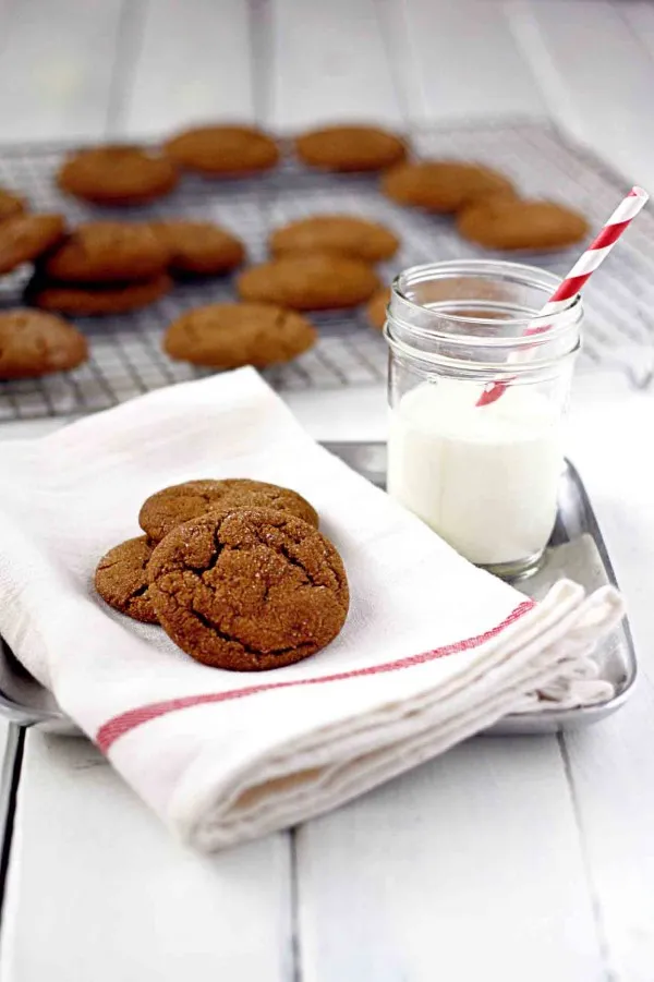 Chewy Molasses Spice Cookies Recipe: Perfectly Soft & Flavorful