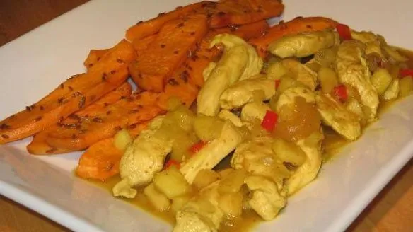 Chicken Breasts With Apple Curry Sauce