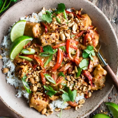 Chicken Chunks With Peanuts In Spicy Sauce