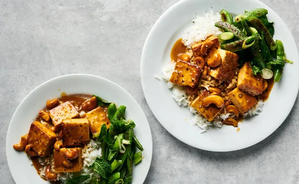 Chicken W/Cashews And Snow Peas