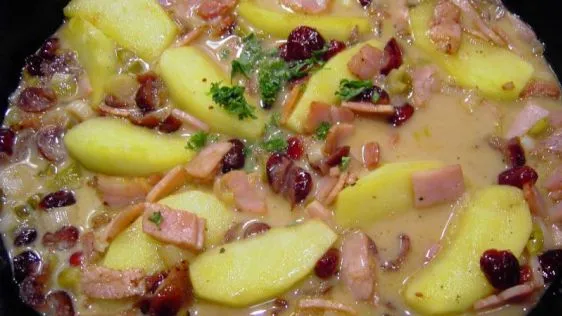 Chicken With Apple, Cranberry And