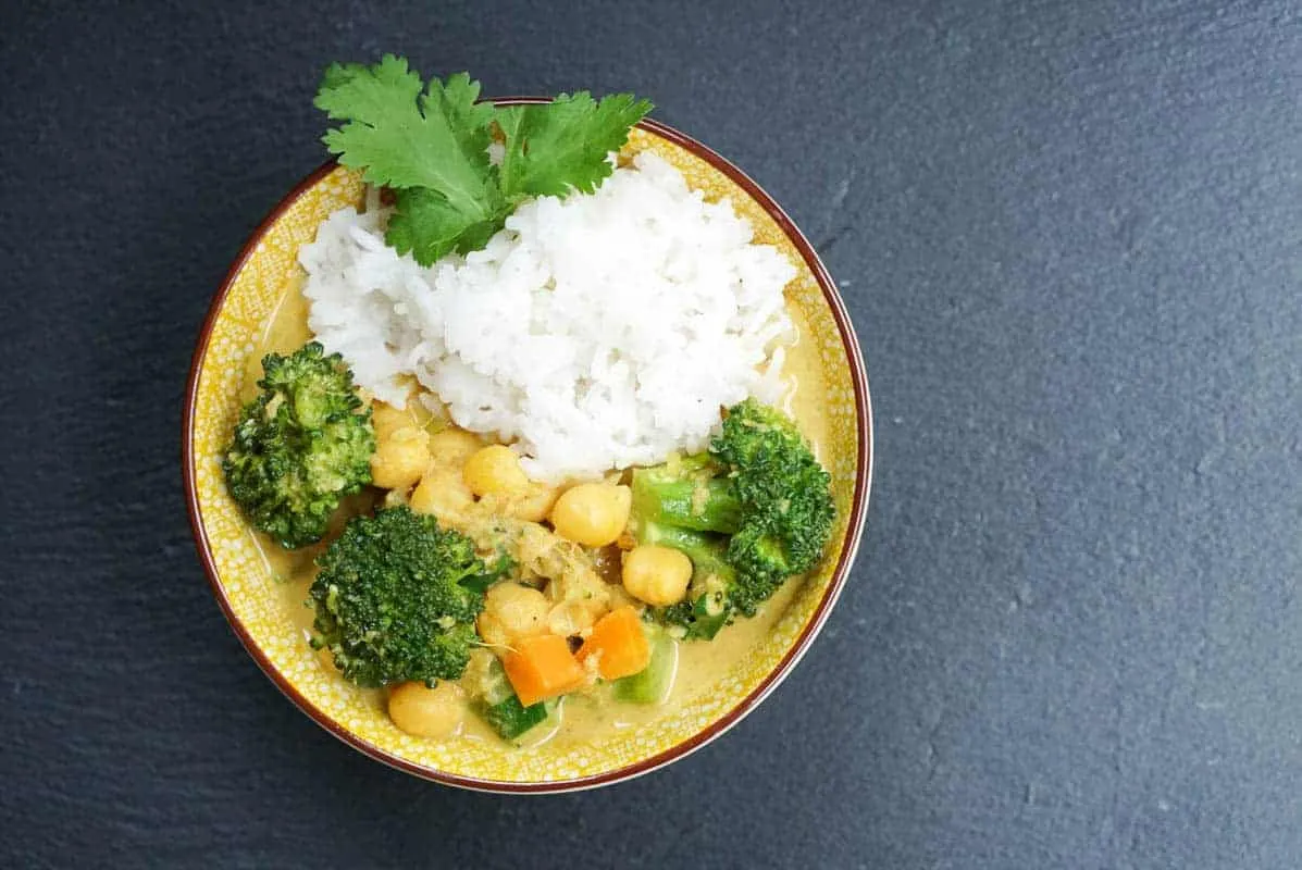 Chickpeas And Broccoli Coconut Curry