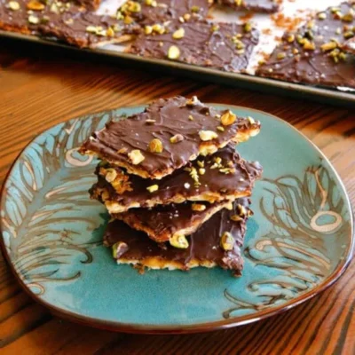 Chocolate Covered Toffee Matzo Matzah