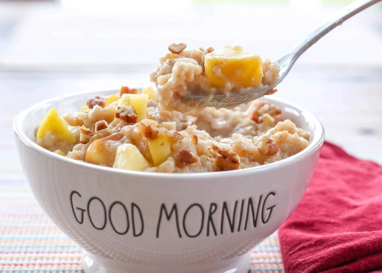 Cinnamon Apple Spiced Oatmeal