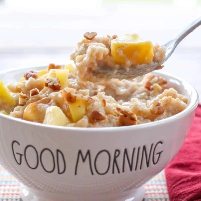 Cinnamon Apple Spiced Oatmeal