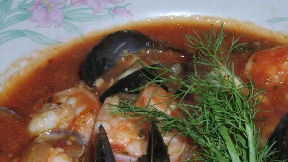 Cioppino Seafood Soup With Fennel And