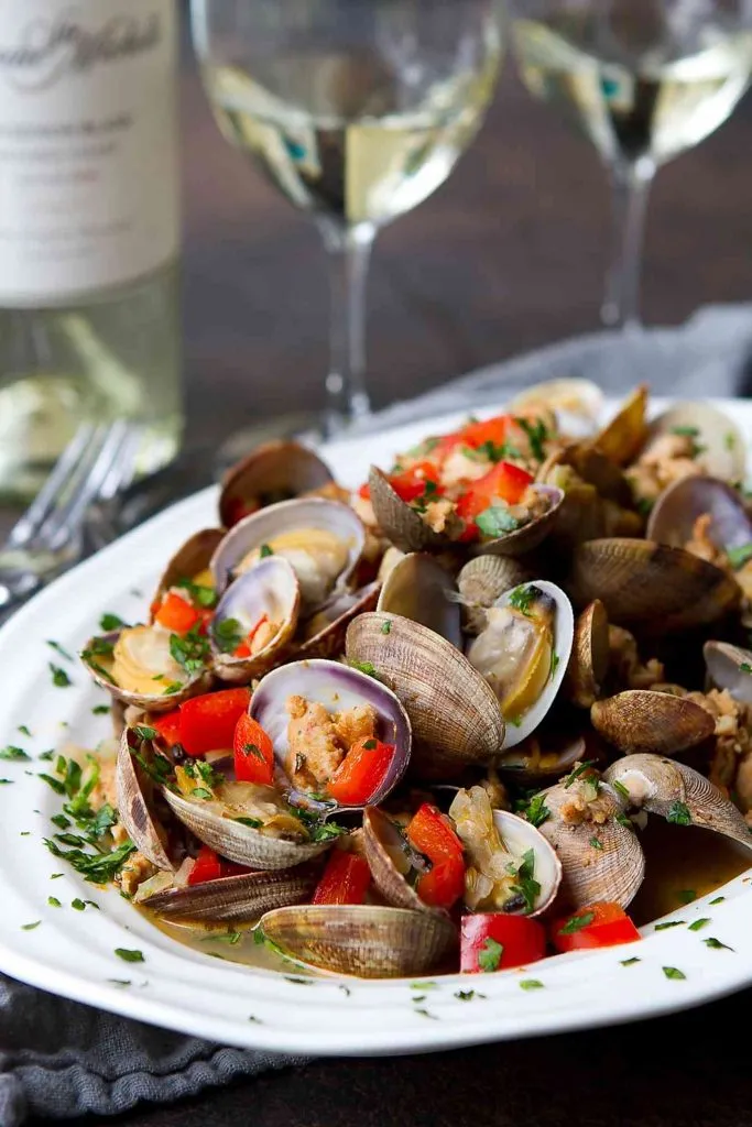 Clams With Red Bell Pepper & Garlic