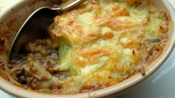 Classic Cheesy Cottage Pie Recipe – English Comfort Food Revamped