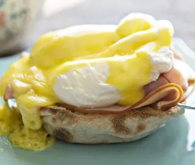 Classic Eggs Benedict With Homemade Hollandaise Sauce