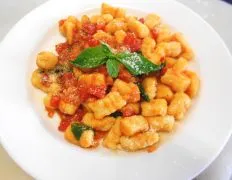 Classic Homemade Tomato Basil Pasta Sauce Recipe