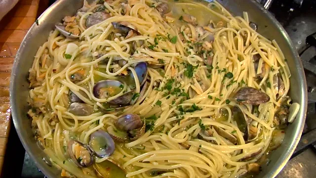 Classic Homemade White Clam Sauce Recipe