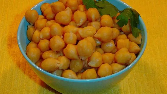 Cooked Chickpeas Or Garbanzos