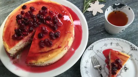 Cranberry Eggnog Cheesecake