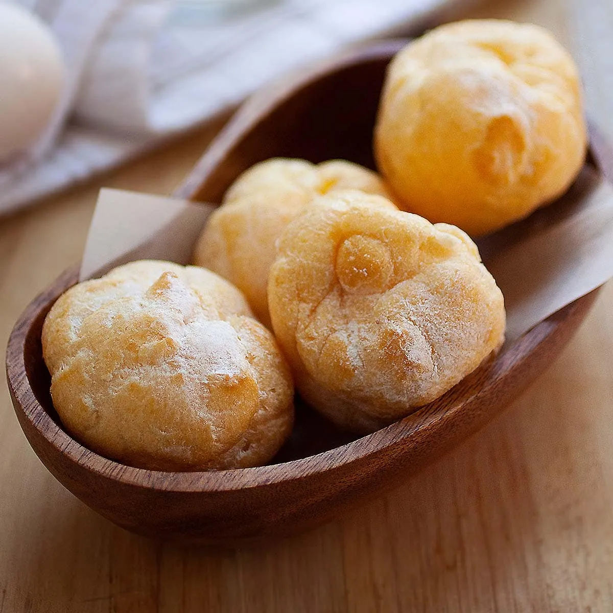 Cream Puffs With Custard Filling