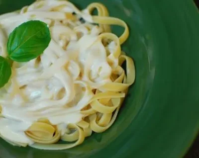 Creamiest Homemade Alfredo Sauce Recipe