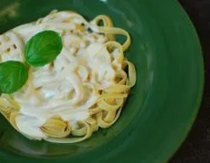 Creamiest Homemade Alfredo Sauce Recipe