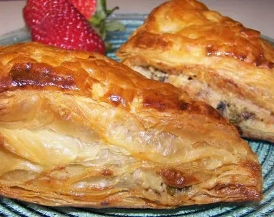 Creamy Chicken And Garlic Picnic Pasties-Parcels