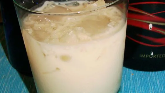 Creamy Classic White Russian Cocktail Recipe