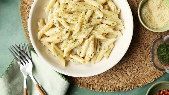 Creamy Garlic Penne Pasta