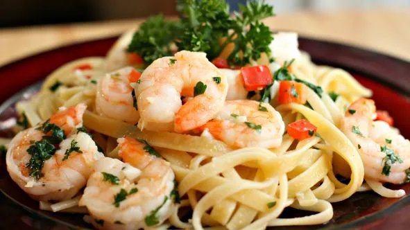 Creamy Garlic Shrimp Fettuccine Recipe