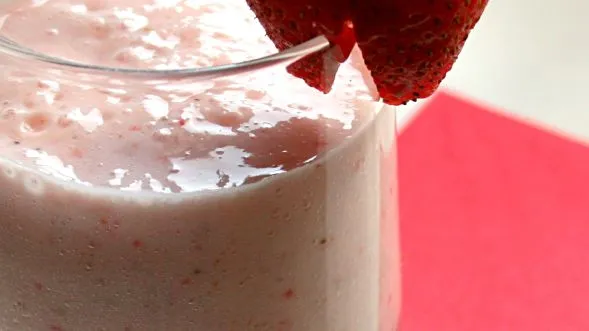 Creamy Homemade Strawberry Milkshake Delight