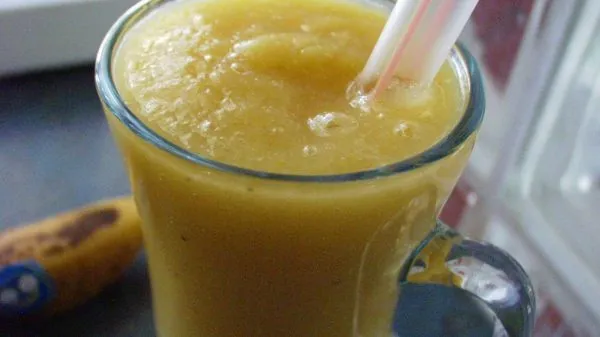 Creamy Mango Smoothie for Cozy Winter Mornings
