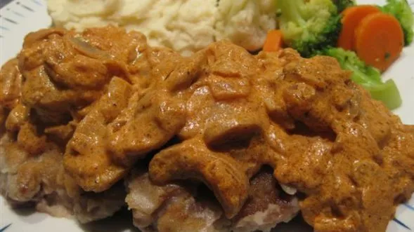 Creamy Paprika Pork Delight: A Sour Cream-Infused Recipe