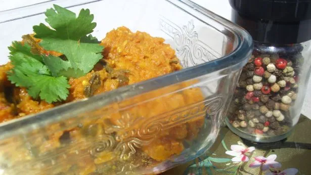 Creamy Spinach and Lentil Curry: A Flavorful Vegan Delight