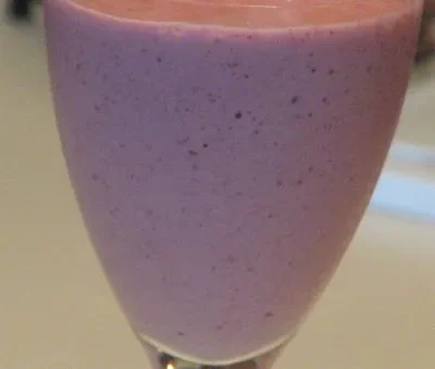 Creamy Strawberry-Vanilla Bliss Smoothie Recipe