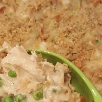 Creamy Tuna Noodle Casserole Delight