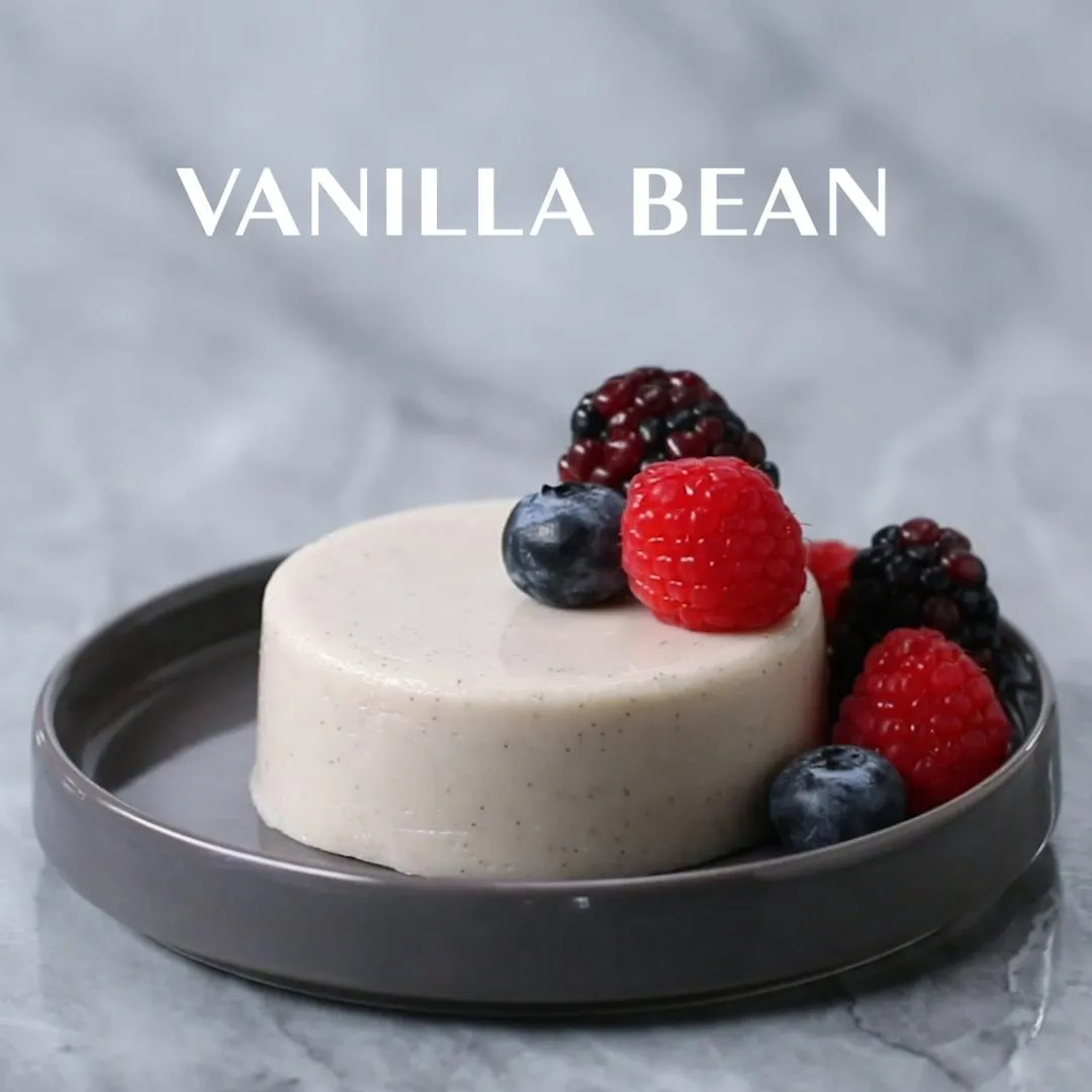 Creamy Vanilla Bean Panna Cotta Dessert Recipe