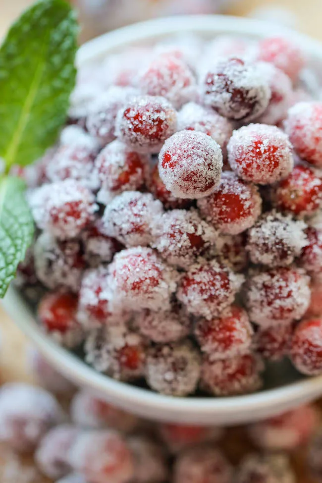 Crisp Sugar-Coated Cranberries: A Festive Snack Recipe