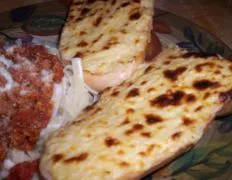 Crispy Cheesy Garlic Bread Strands