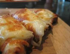 Crispy Cheesy Onion Toast Bites