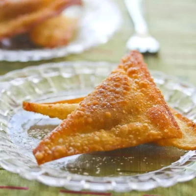 Crispy Cream Cheese Wontons: A Sweet Delight