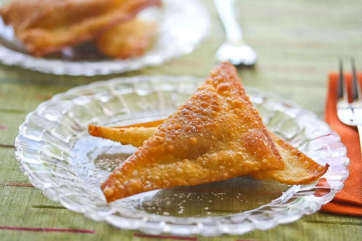 Crispy Cream Cheese Wontons: A Sweet Delight