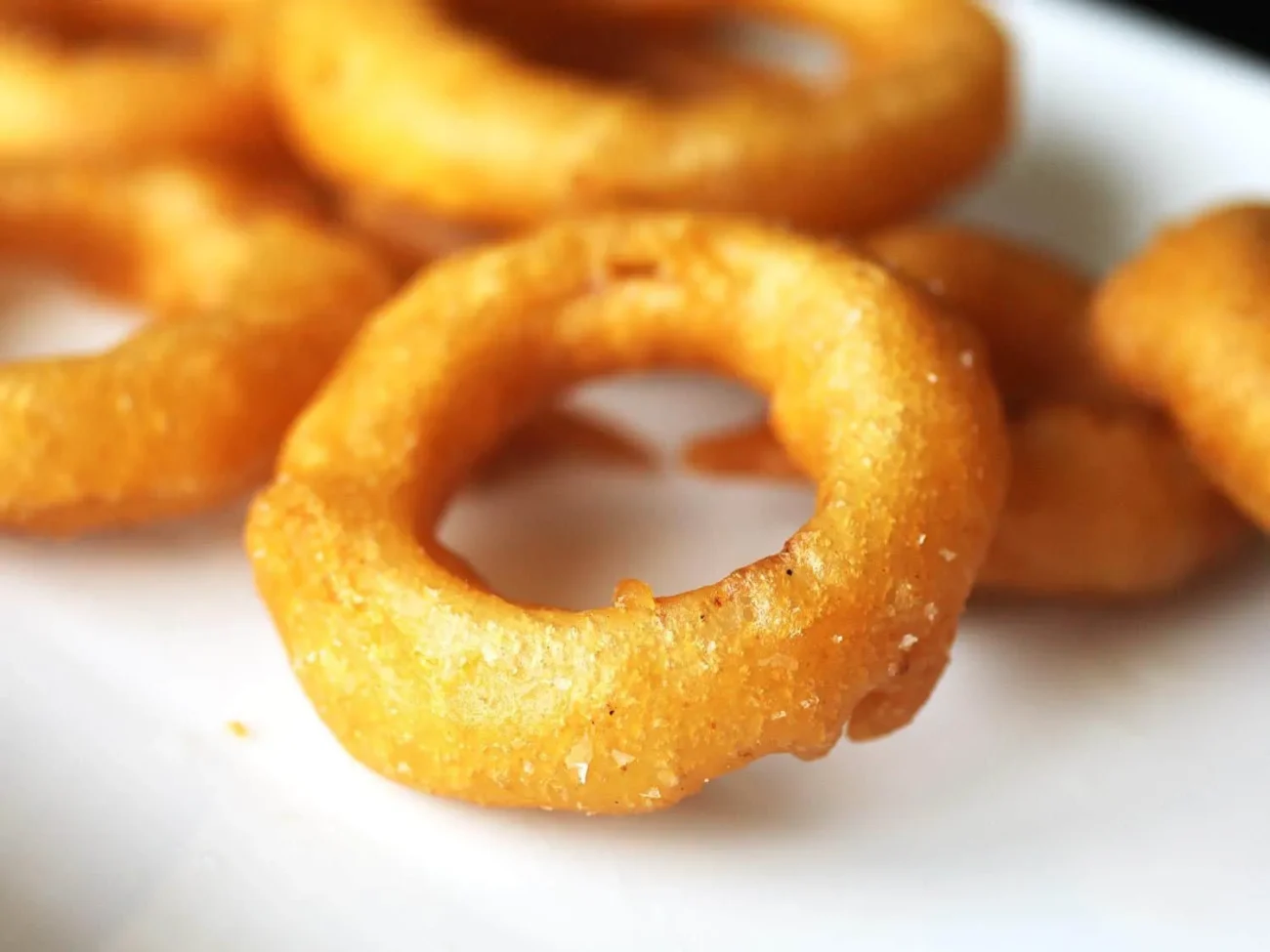 Crispy Golden Calamari Rings: A Perfect Seafood Delight