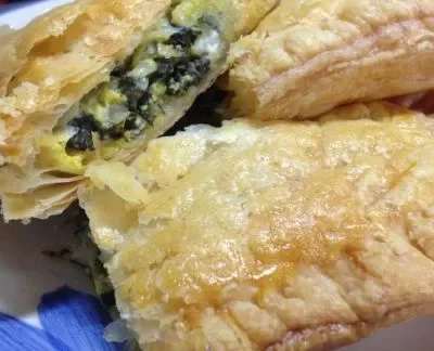 Crispy Puff Pastry Spinach Pie: Easy Spanakopita Recipe