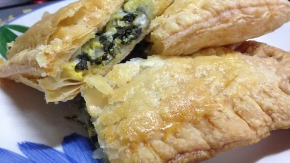 Crispy Puff Pastry Spinach Pie: Easy Spanakopita Recipe