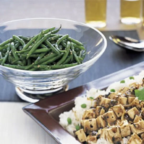 Crispy Sesame Green Beans Stir-Fried to Perfection