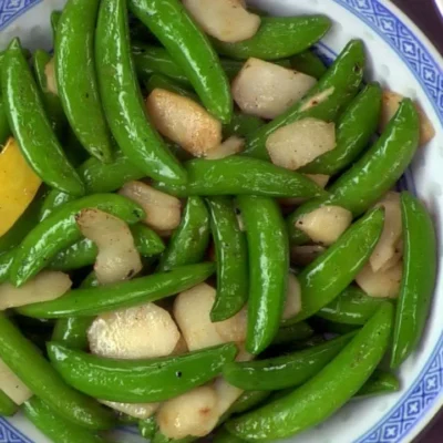 Crispy Snow Peas And Water Chestnuts Stir-Fry Recipe