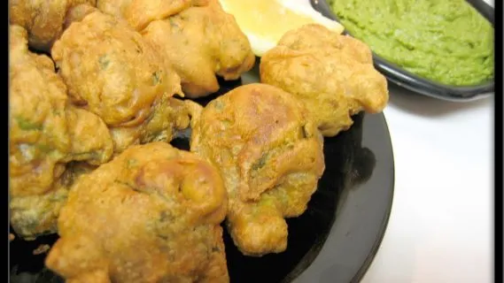 Crispy Spinach Pakora Fritters Recipe: A Perfect Snack for Any Time