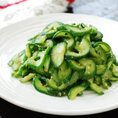 Crispy Stir-Fried Cucumbers With Garlic Sauce