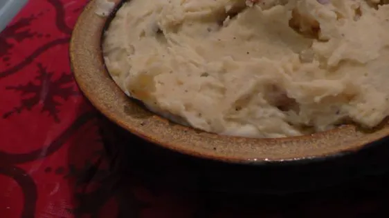 Crock Pot Garlic Smashed Red Potatoes