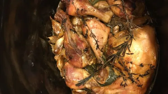 Crock Pot Super Garlic Chicken Legs