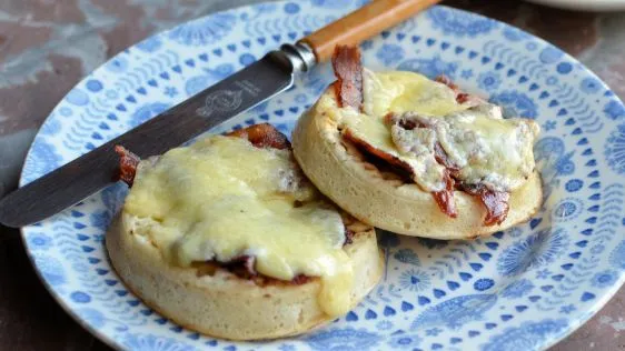 Crumpets With Cheese & Bacon