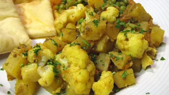 Curried Cauliflower And Potatoes Aloo