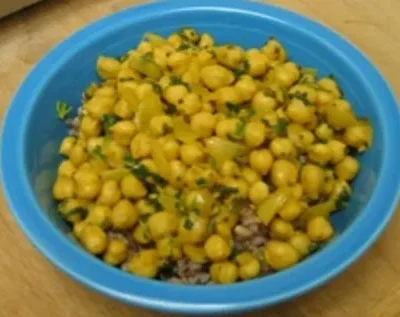 Curried Chickpeas With Cilantro