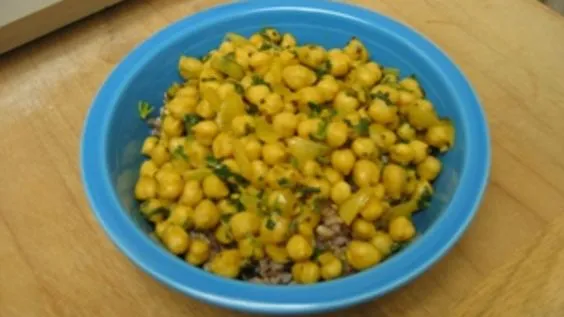 Curried Chickpeas With Cilantro